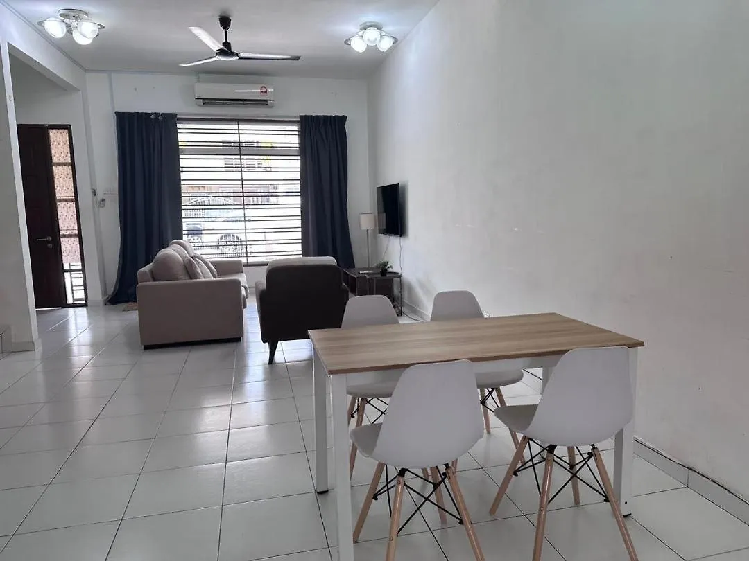 Dom wakacyjny Desa Tebrau 2 5Mins Ikea Toppen Peikin Aicc Helixuan Restaurant Johor Bahru Malezja
